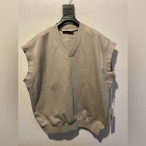 ESSENTIALS - FEAR OF GOD
Vest